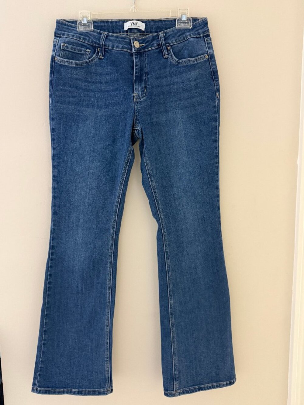 VERY NICE PAIR OF YMI WIDE LEG BAGGY JEANS - SIZE 11/30 - JUNIOR 11